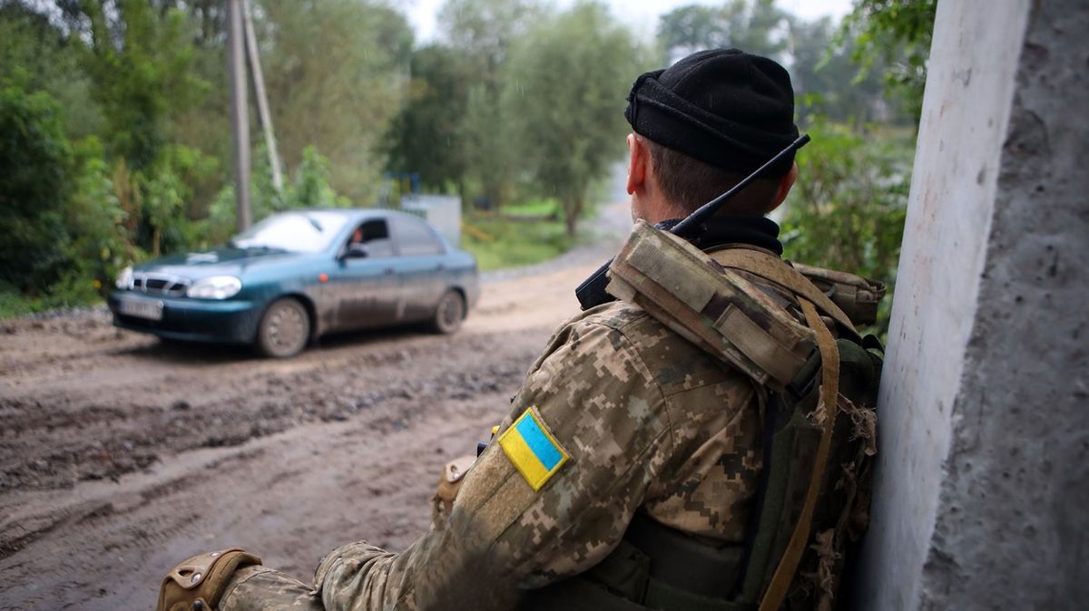 V největší výměně zajatců se vrátilo 215 Ukrajinců, mnozí bránili Mariupol